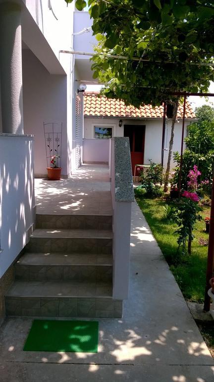 Apartment Saric Sukošan Szoba fotó