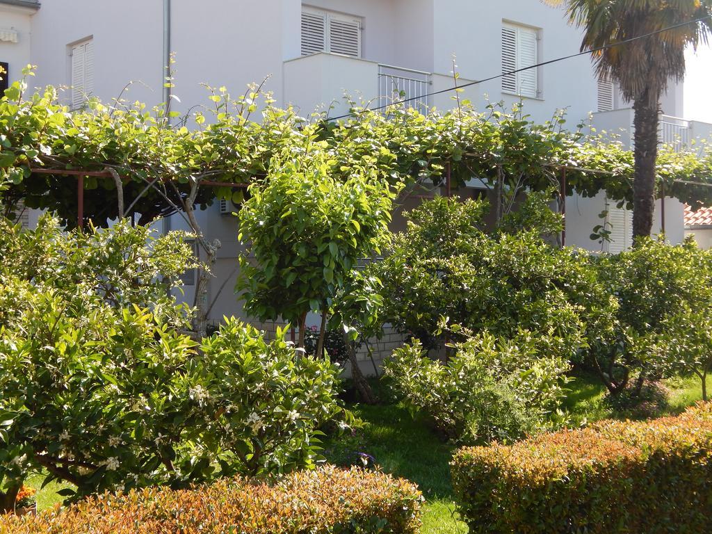 Apartment Saric Sukošan Kültér fotó