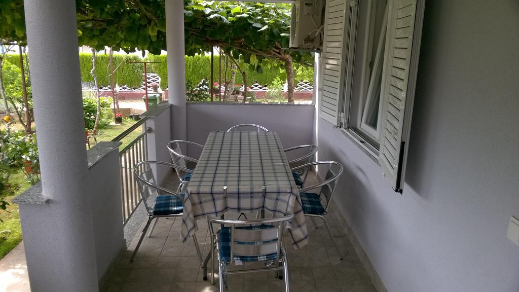 Apartment Saric Sukošan Kültér fotó